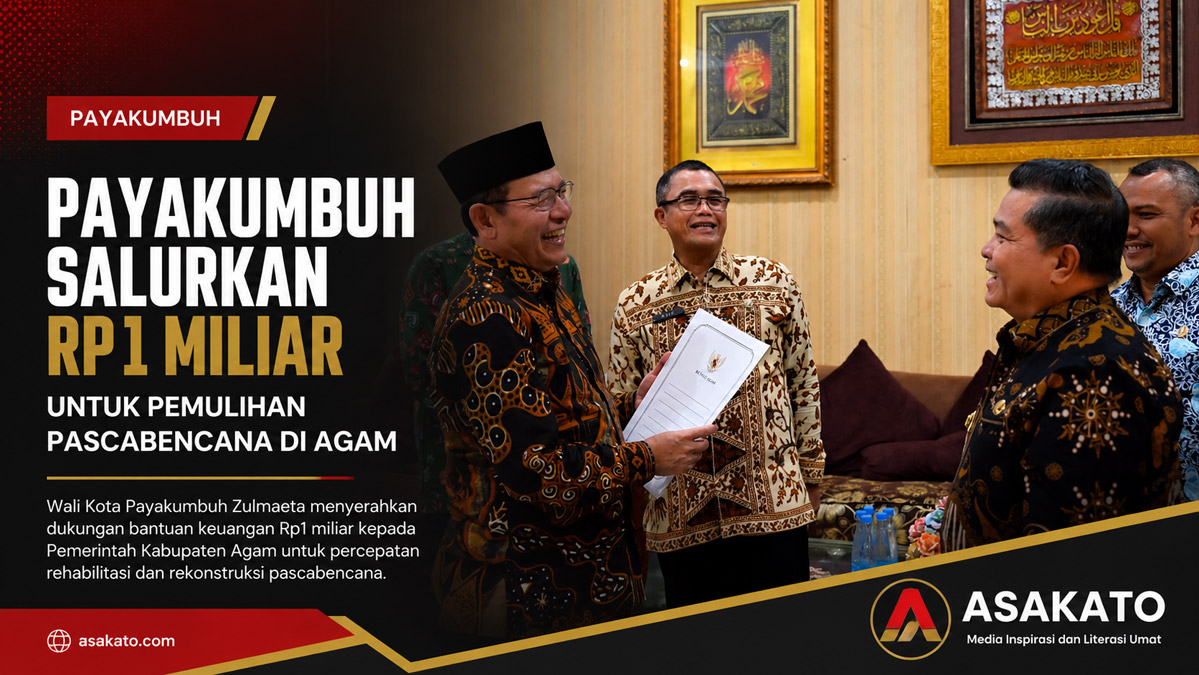 Wali Kota Payakumbuh menyerahkan dukungan bantuan keuangan kepada Pemerintah Kabupaten Agam.