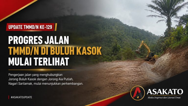 Alat berat mengerjakan pembukaan jalan program TMMD/N Ke-129 di Jorong Buluh Kasok, Nagari Sarilamak, Kabupaten Limapuluh Kota.
