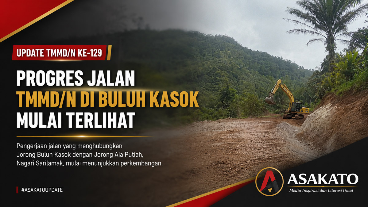 Alat berat mengerjakan pembukaan jalan program TMMD/N Ke-129 di Jorong Buluh Kasok, Nagari Sarilamak, Kabupaten Limapuluh Kota.