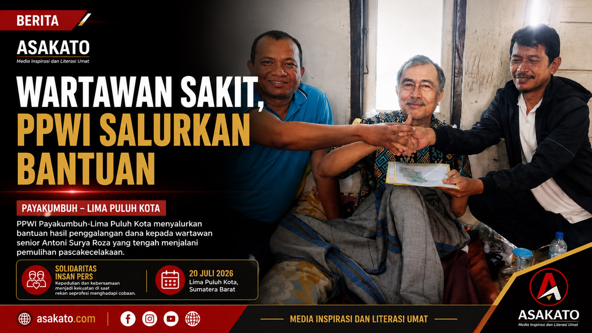PPWI Payakumbuh-Lima Puluh Kota menyerahkan bantuan kepada wartawan Antoni Surya Roza yang sedang menjalani pemulihan di kediamannya.