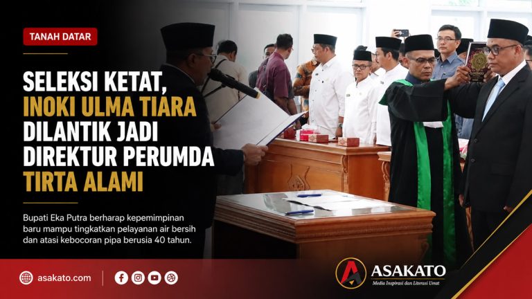 Bupati Eka Putra melantik Inoki Ulma Tiara sebagai Direktur Perumda Tirta Alami Tanah Datar periode 2026–2031 di Aula Kantor Bupati Tanah Datar.