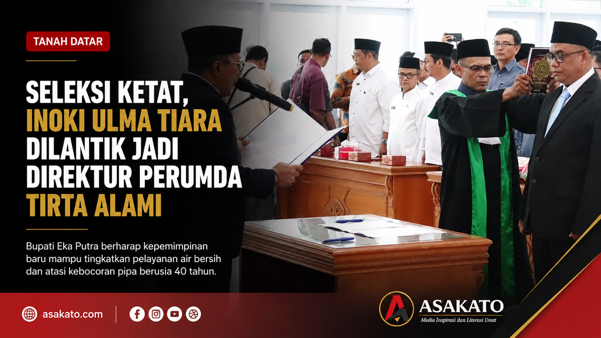 Bupati Eka Putra melantik Inoki Ulma Tiara sebagai Direktur Perumda Tirta Alami Tanah Datar periode 2026–2031 di Aula Kantor Bupati Tanah Datar.