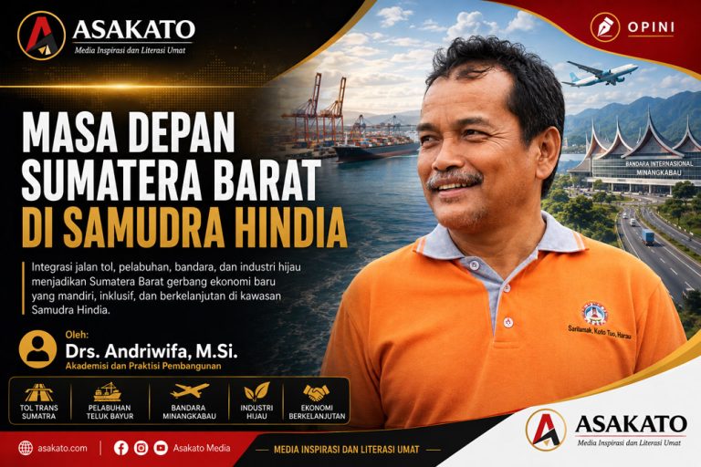Pemandangan Pelabuhan Teluk Bayur sebagai gerbang ekonomi Sumatera Barat menuju Samudra Hindia.