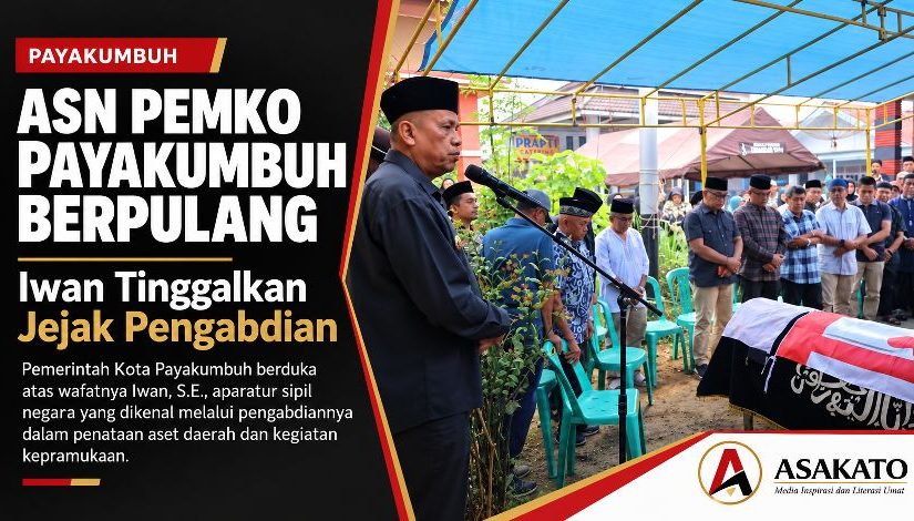 Prosesi pelepasan jenazah Iwan, ASN Pemko Payakumbuh, di rumah duka Kelurahan Tanjung Gadang Sungai Pinago.